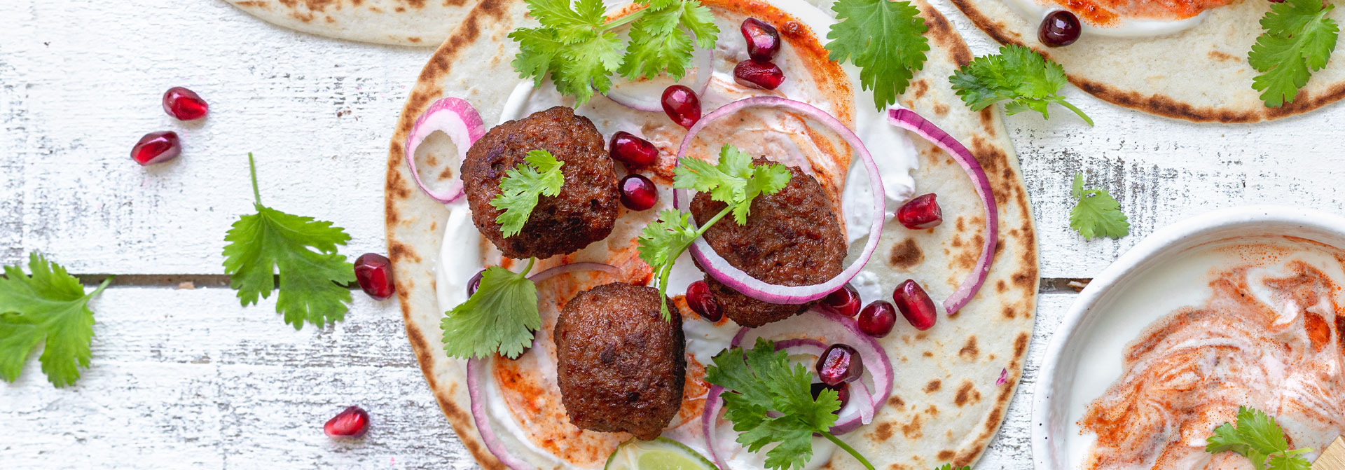 Tacos με Vegan Balls, Harissa σως και γιαούρτι 