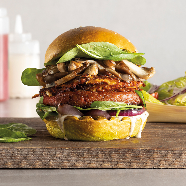 VEGAN BURGER ΜΕ ΜΑΝΙΤΑΡΙΑ & ROSTI ΠΑΤΑΤΑΣ