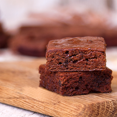 Συνταγή για Νηστίσιμα Brownies του Άκη Πετρετζίκη με Nestlé Dessert