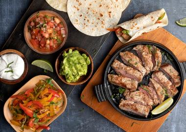 Fajitas Μοσχάρι με Σάλτσα Ντομάτας