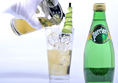 Perrier cocktail Ginger T με φρέσκο χυμό lime, τσάι & ginger σε πάγο